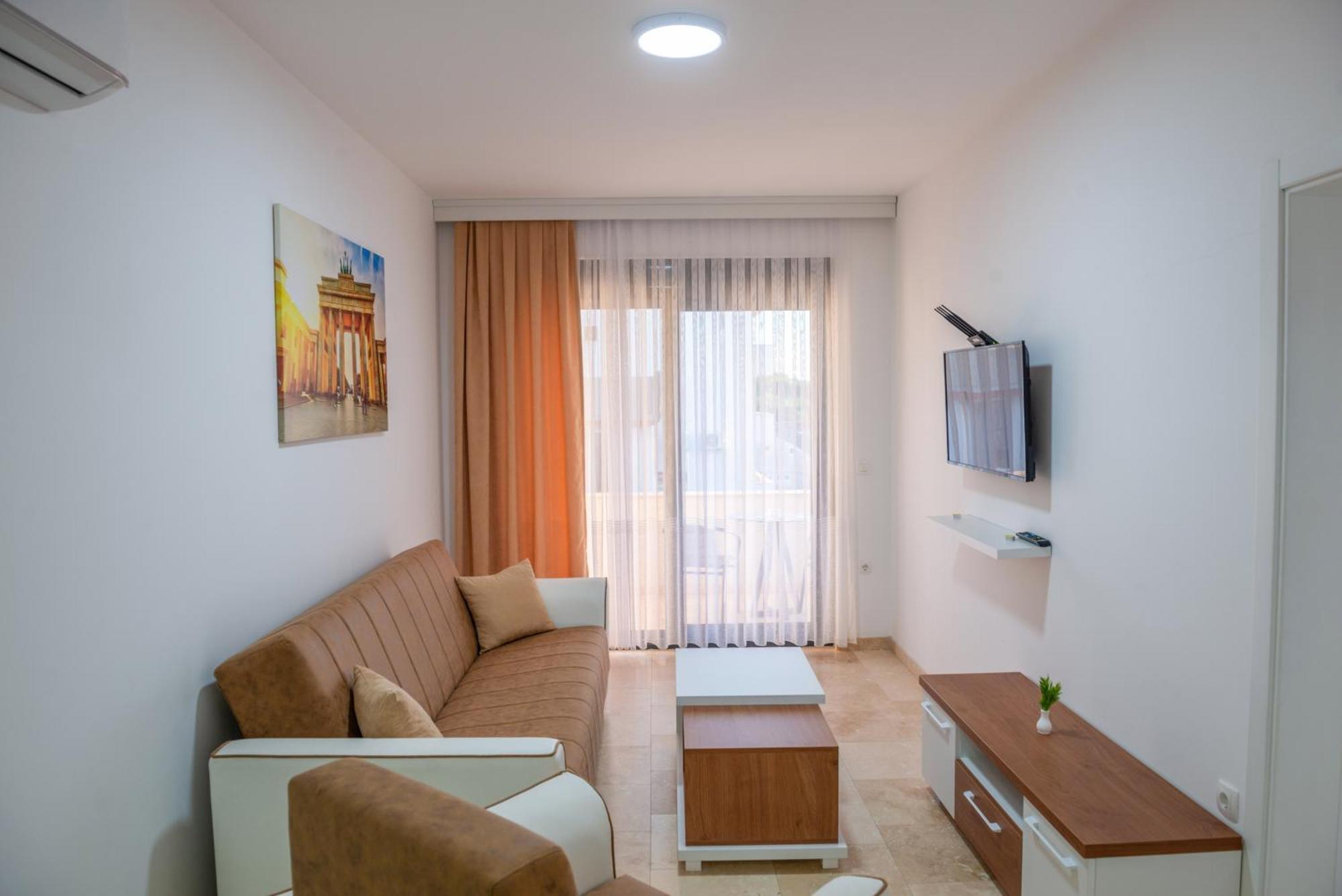 울친 Premium Berlin With Pool B&B 외부 사진